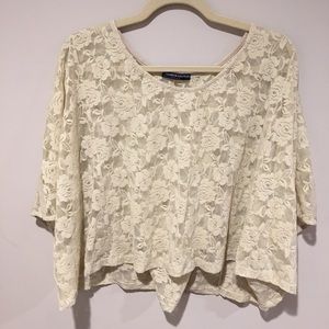 🎂 Brandy Melville Lace Over Sized Cropped Top